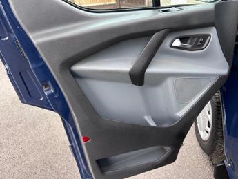 FORD TRANSIT CUSTOM 2.2 TDCi 125ps Low Roof Trend Van