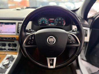 JAGUAR XF 2.2d [163] SE Business 4dr Auto