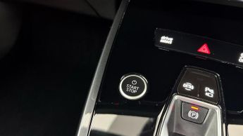 AUDI Q4 E-TRON 40 S line SUV 5dr Electric Auto 82kWh (204 ps)