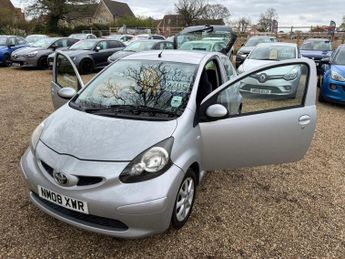TOYOTA AYGO 1.0 VVT-i Platinum 3dr