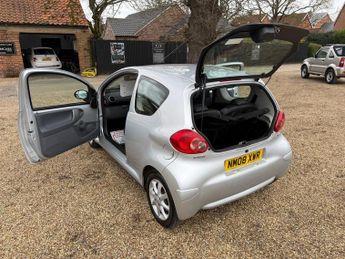 TOYOTA AYGO 1.0 VVT-i Platinum 3dr