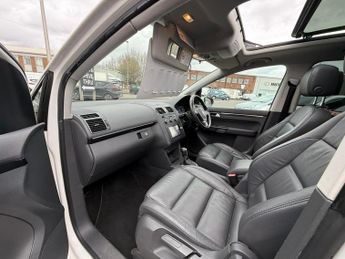 VOLKSWAGEN TOURAN 1.4 TSI DSG AUTOMATIC