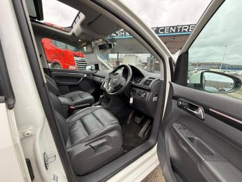 VOLKSWAGEN TOURAN 1.4 TSI DSG AUTOMATIC