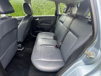 FORD FIESTA 1.6 Ghia 5dr Auto