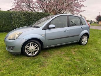 FORD FIESTA 1.6 Ghia 5dr Auto