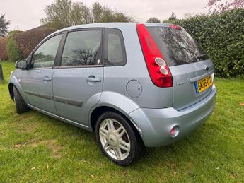 FORD FIESTA 1.6 Ghia 5dr Auto