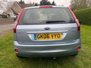 FORD FIESTA 1.6 Ghia 5dr Auto