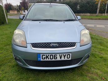 FORD FIESTA 1.6 Ghia 5dr Auto