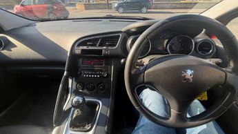 PEUGEOT 3008 1.6 HDi 112 Sport 5dr