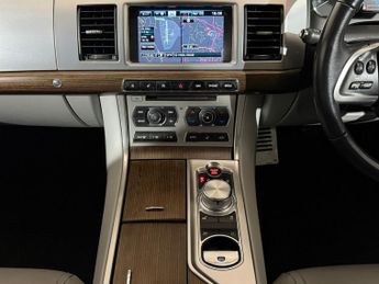 JAGUAR XF 3.0d V6 Luxury 5dr Auto