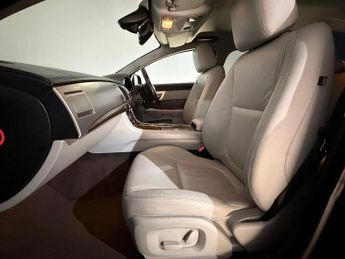 JAGUAR XF 3.0d V6 Luxury 5dr Auto