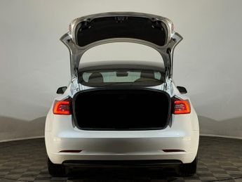TESLA MODEL 3 Long Range AWD 4dr Auto