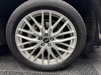 AUDI Q5 2.0 TDI Quattro S Line 5dr S Tronic