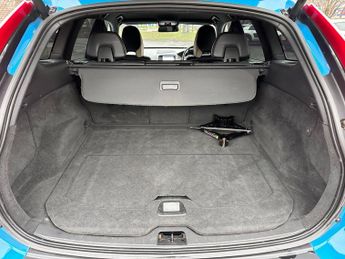 VOLVO XC60 D5 [215] R DESIGN 5dr AWD Geartronic