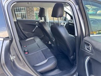 PEUGEOT 2008 1.6 e-HDi Allure 5dr EGC