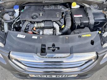 PEUGEOT 2008 1.6 e-HDi Allure 5dr EGC