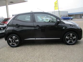Toyota AYGO 1.0 VVT-i X-Clusiv 5dr