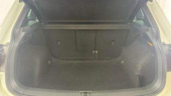 VOLKSWAGEN TIGUAN 1.5 TSI R-Line SUV 5dr Petrol DSG Euro 6 (s/s) (150 ps)