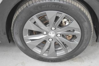 PEUGEOT E-208 100kW Active 50kWh Auto ONLY 12000 MILES