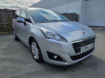 PEUGEOT 5008 1.6 HDi Active 5dr