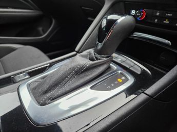 VAUXHALL INSIGNIA 2.0 Turbo D SRi Vx-line Nav 5dr Auto