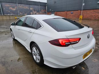 VAUXHALL INSIGNIA 2.0 Turbo D SRi Vx-line Nav 5dr Auto