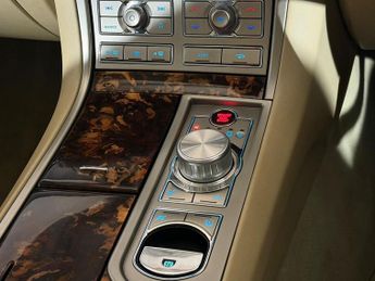 JAGUAR XF 3.0d V6 Premium Luxury 4dr Auto