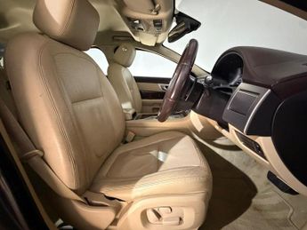 JAGUAR XF 3.0d V6 Premium Luxury 4dr Auto