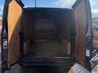 FORD TRANSIT CUSTOM 2.2 TDCi 125ps Low Roof Limited Van