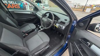 VAUXHALL ASTRA 1.6i 16V Club 5dr