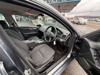 MERCEDES-BENZ C CLASS C220 CDI BlueEFFICIENCY Executive SE 4dr