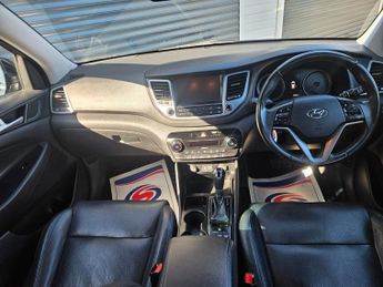 HYUNDAI TUCSON 1.7 CRDi Blue Drive Premium 5dr 2WD DCT