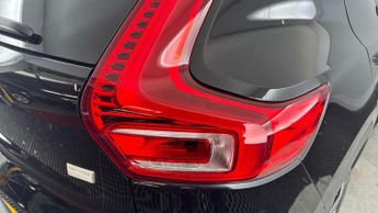 VOLVO XC40 Recharge 69kWh Core SUV 5dr Electric Auto (231 ps)
