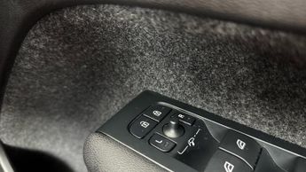 VOLVO XC40 Recharge 69kWh Core SUV 5dr Electric Auto (231 ps)