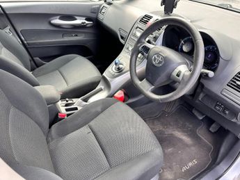TOYOTA AURIS 1.8 VVTi Hybrid T4 5dr CVT Auto [89g/km]
