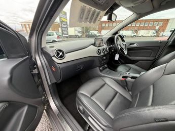 MERCEDES-BENZ B CLASS B200 CDI Sport 5dr Auto