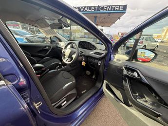 PEUGEOT 208 1.2 AUTOMATIC