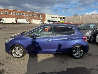 PEUGEOT 208 1.2 AUTOMATIC