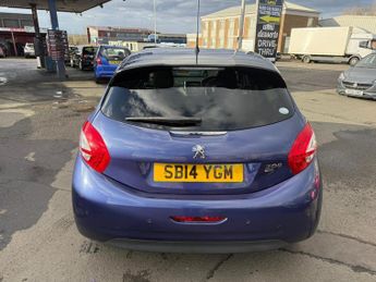 PEUGEOT 208 1.2 AUTOMATIC