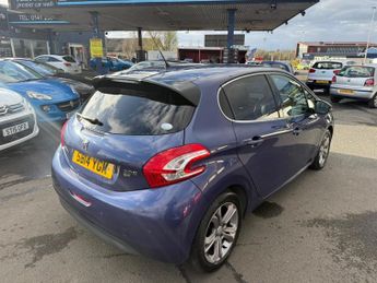 PEUGEOT 208 1.2 AUTOMATIC