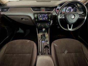 SKODA OCTAVIA 2.0 TDI CR Laurin + Klement 5dr DSG