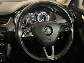 SKODA OCTAVIA 2.0 TDI CR Laurin + Klement 5dr DSG