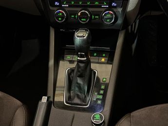 SKODA OCTAVIA 2.0 TDI CR Laurin + Klement 5dr DSG