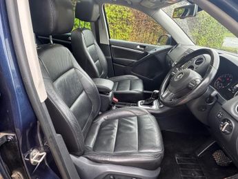 VOLKSWAGEN TIGUAN 2.0 TDi BlueMotion Tech Match 177 5dr DSG