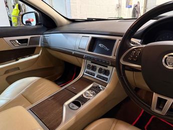 JAGUAR XF 2.2d [200] Luxury 4dr Auto