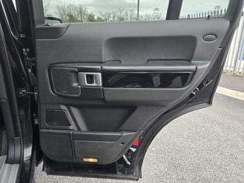 LAND ROVER RANGE ROVER 3.6 TDV8 VOGUE SE 4dr Auto