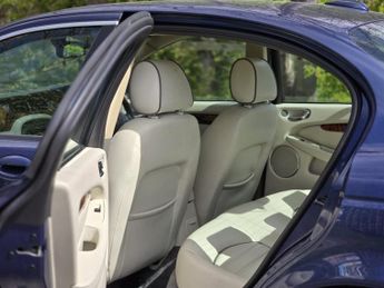 JAGUAR X-TYPE 2.2d Sovereign 2009 4dr Auto DPF