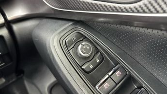 SUBARU XV 2.0 i e-Boxer SE Premium SUV 5dr Petrol Hybrid Lineartronic 4WD 