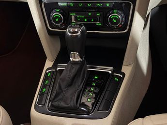 SKODA SUPERB 2.0 TDI CR 170 Elegance 4X4 5dr DSG