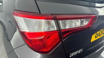 TOYOTA YARIS 1.5 VVT-h Icon Tech Hatchback 5dr Petrol Hybrid E-CVT Euro 6 (s/